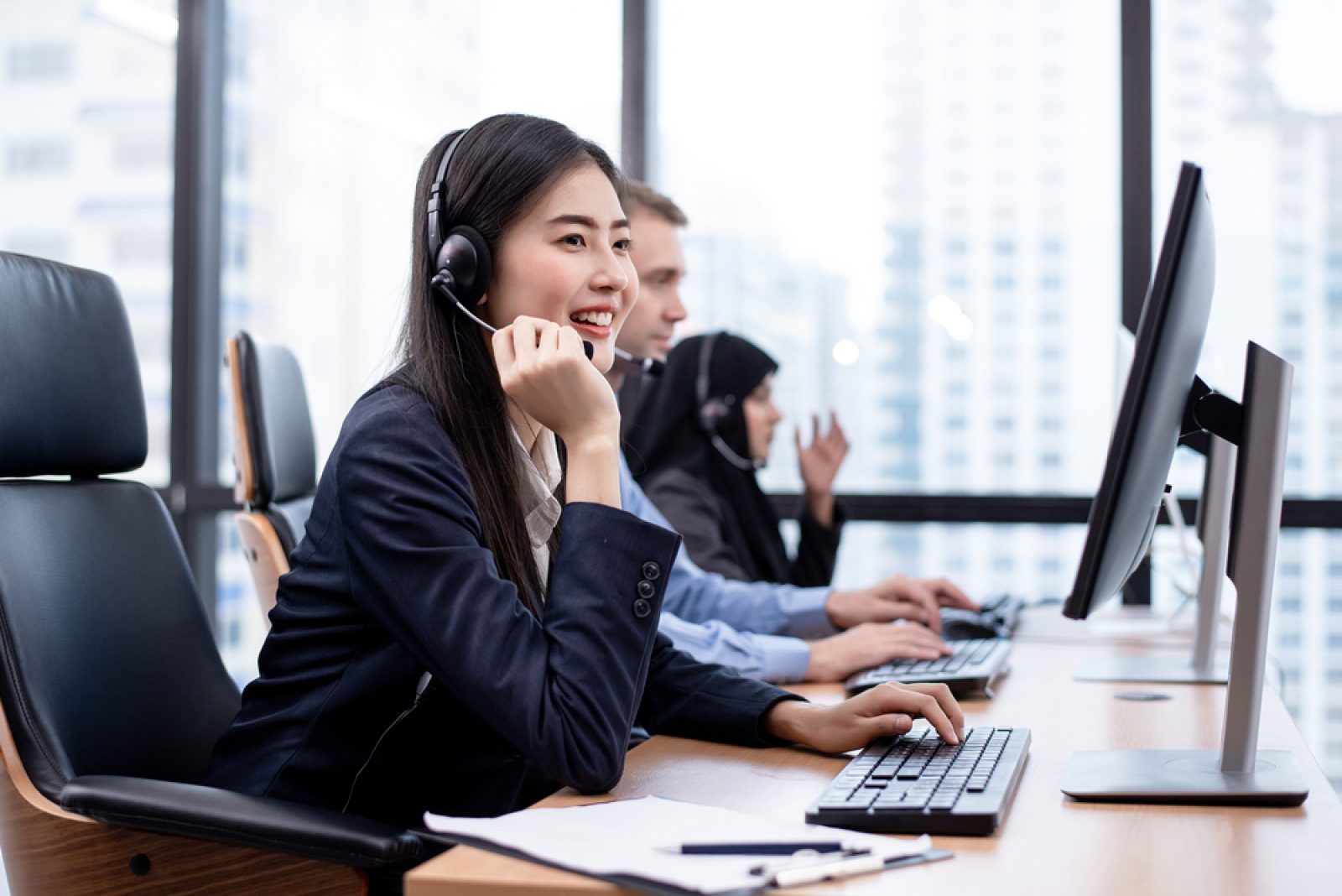 Agent using Call Center Management Software