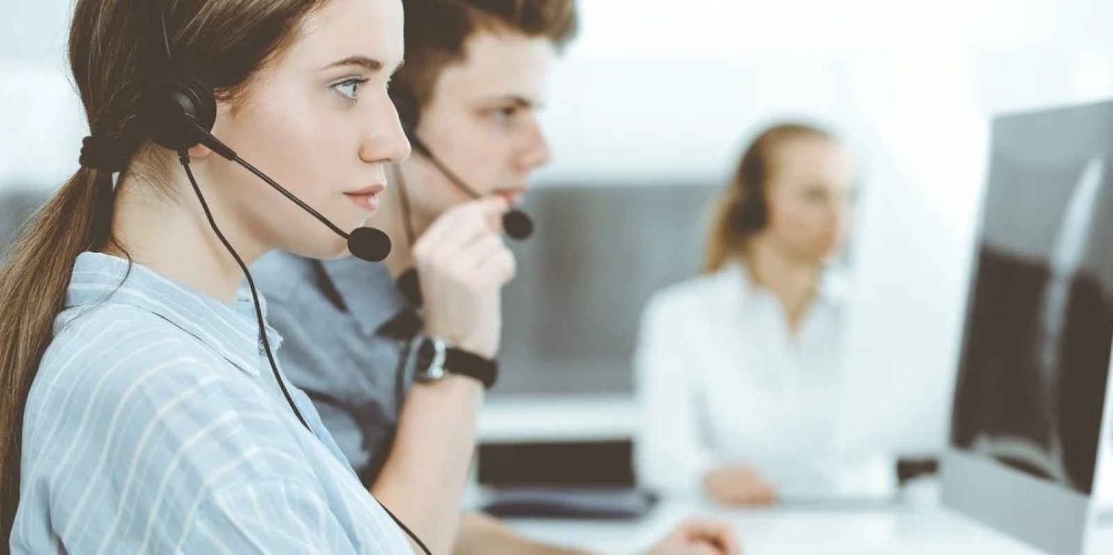 Ease your agents stress with Customer Service Management Software
