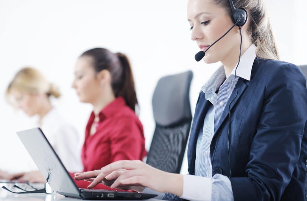 Agent utilizing the potential of Virtual Call Center Solutions