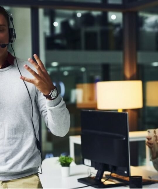 agents using Auto Dialer Software for Call Center