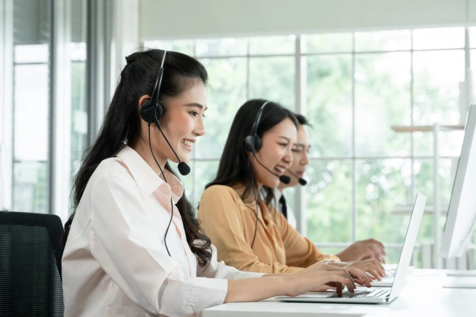 agents using Call Center Software